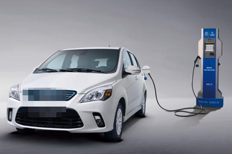 時(shí)風(fēng)新型電動(dòng)汽車(chē)通過(guò)我國(guó)“第一碰”